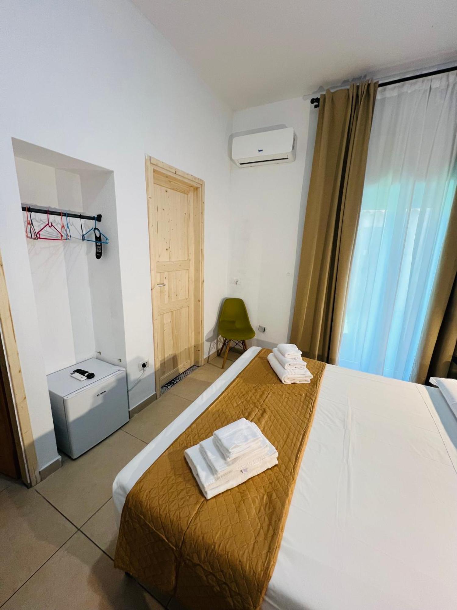 Les Chambres De Francoise Guest House Olbia Kültér fotó
