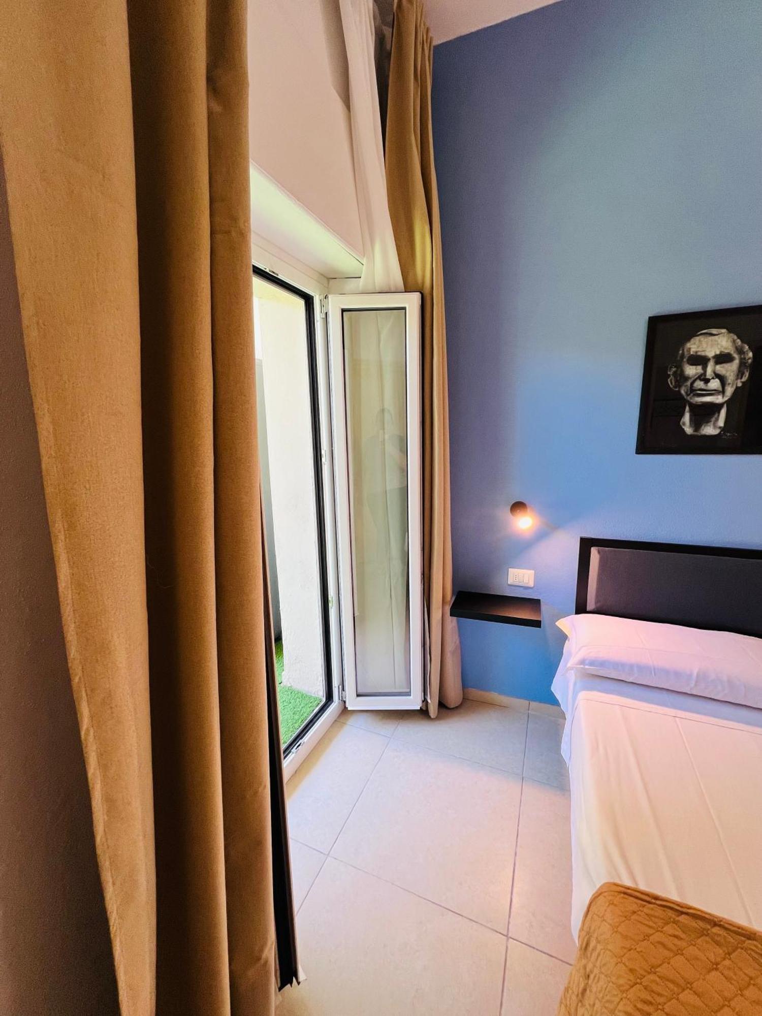 Les Chambres De Francoise Guest House Olbia Kültér fotó