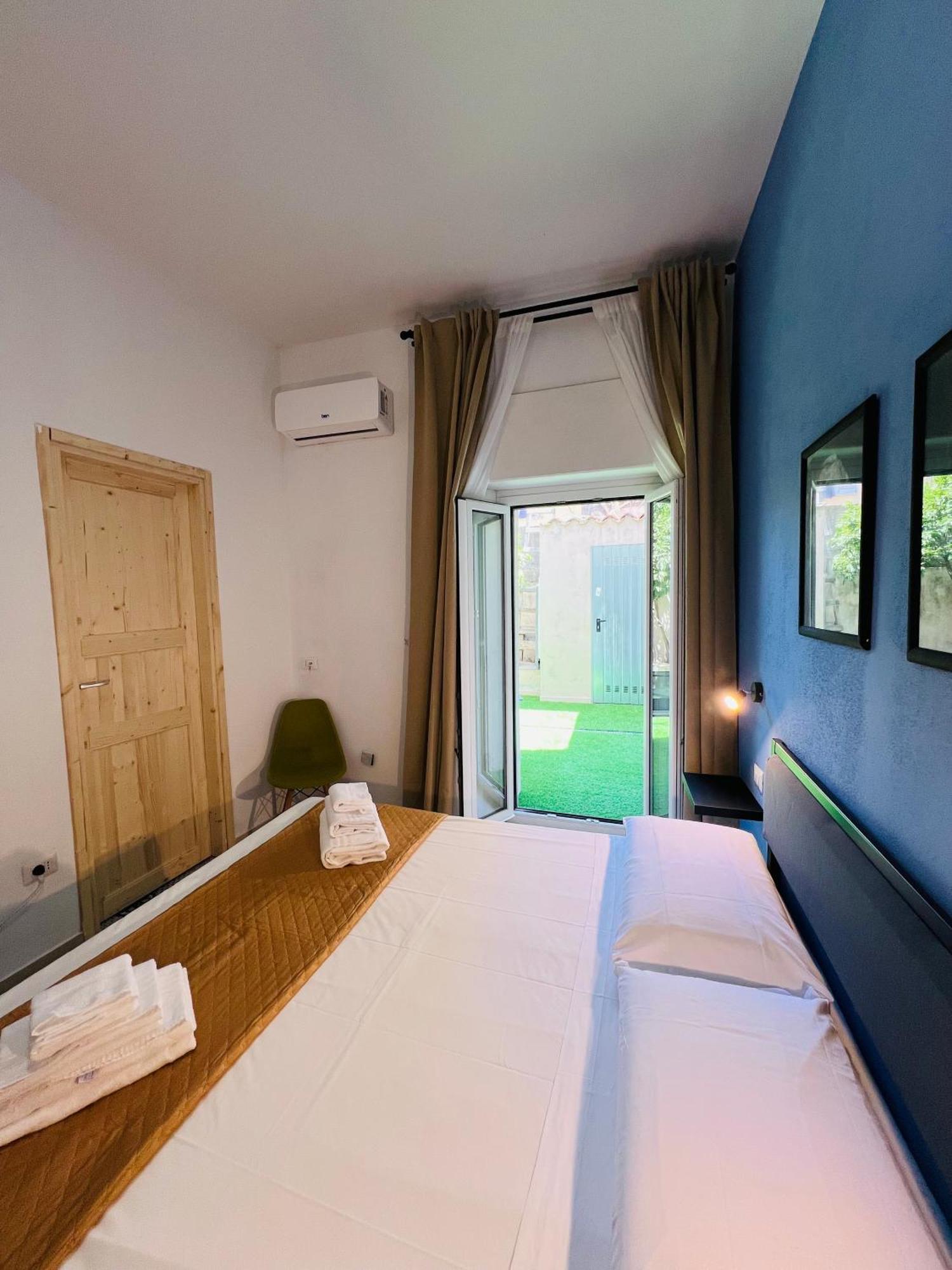 Les Chambres De Francoise Guest House Olbia Kültér fotó