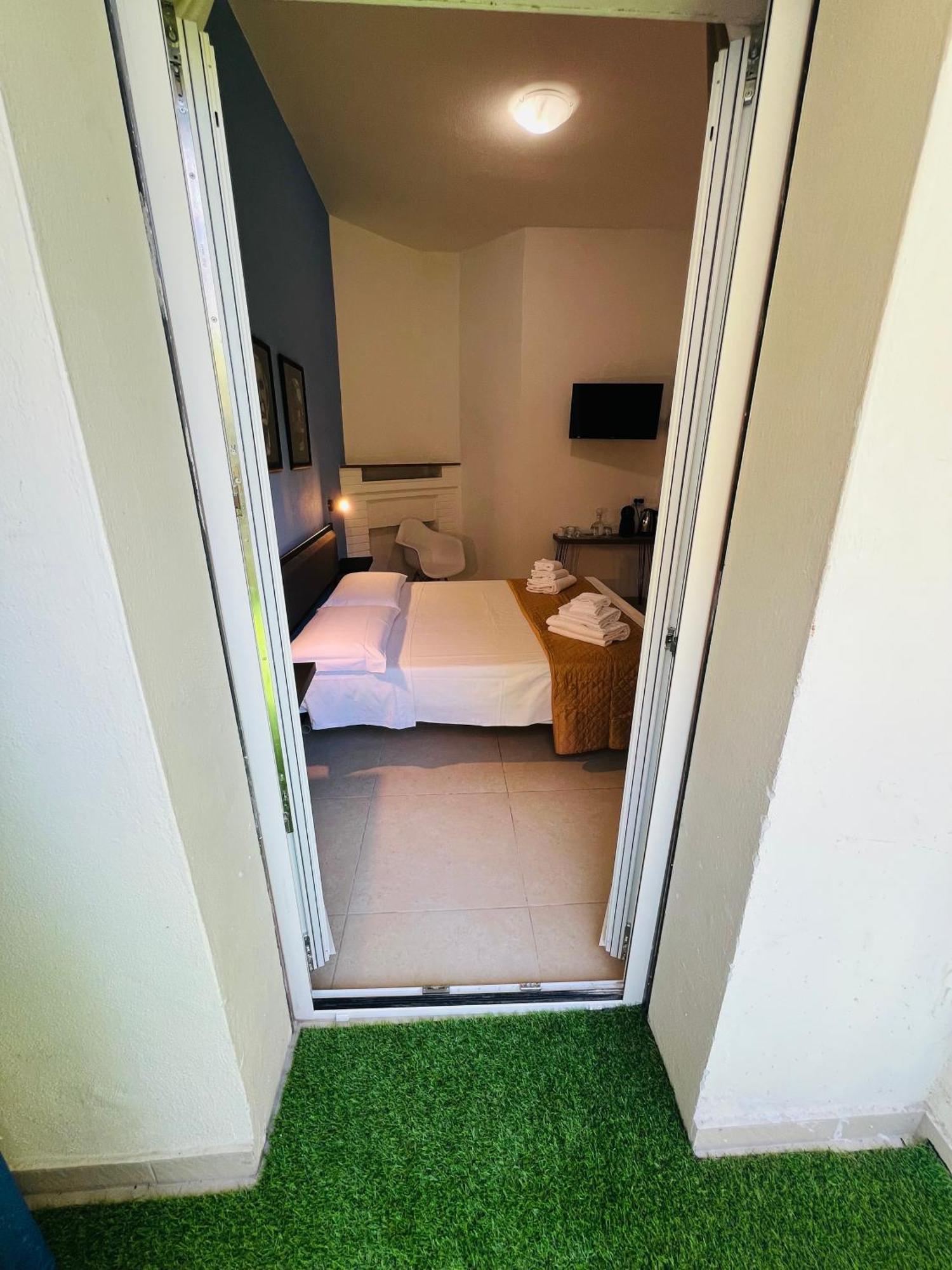 Les Chambres De Francoise Guest House Olbia Kültér fotó