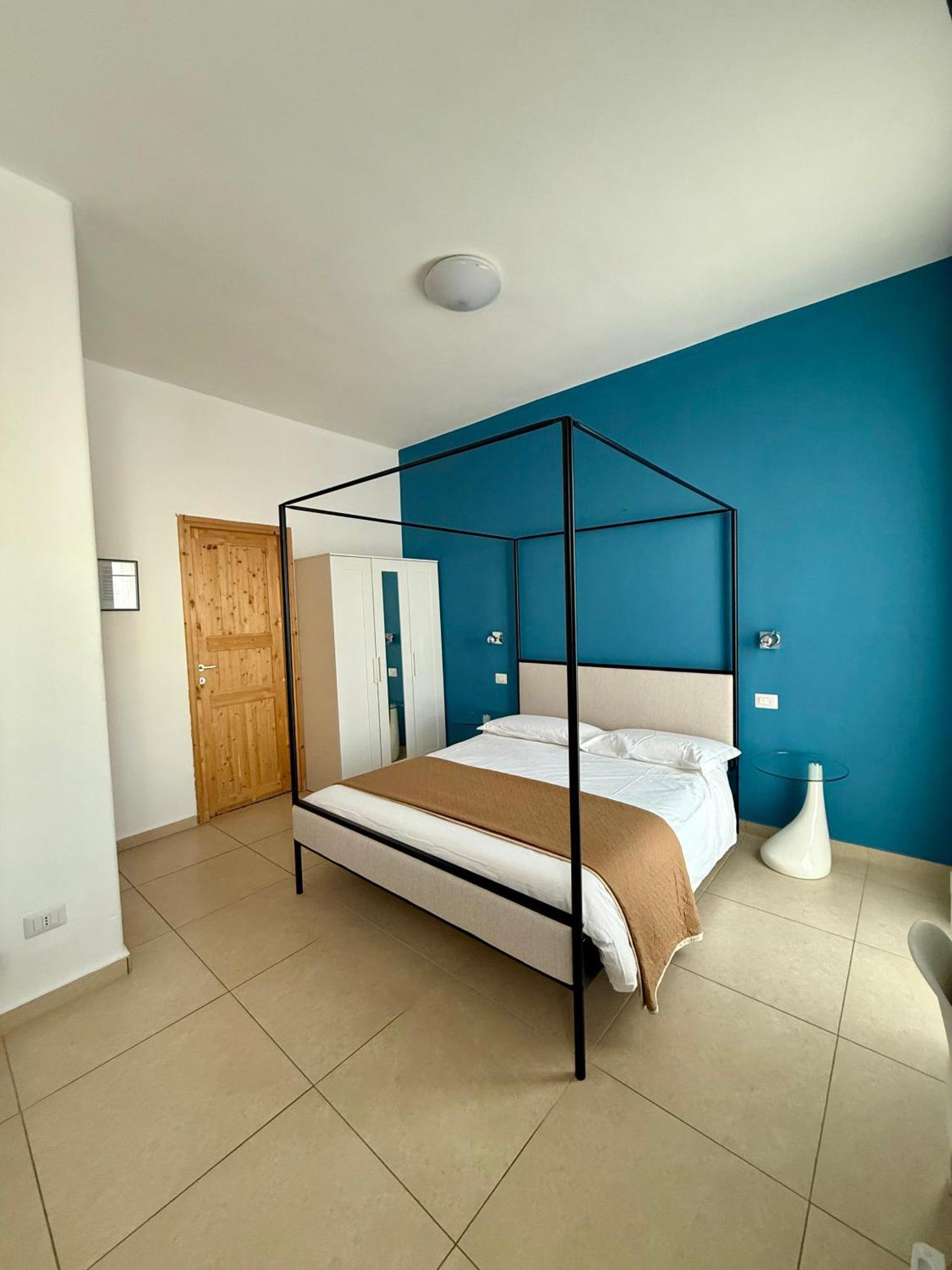 Les Chambres De Francoise Guest House Olbia Kültér fotó